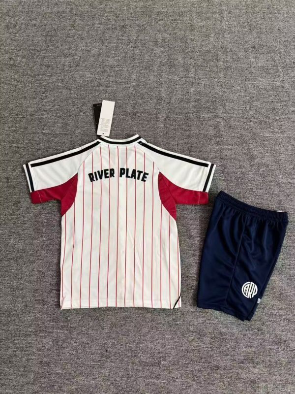 25-26 River Plate white MLB kid kit