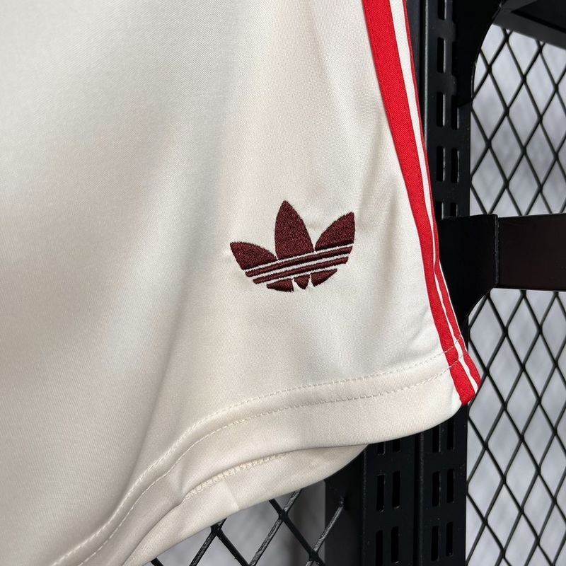 24-25 Bayern Third Away shorts