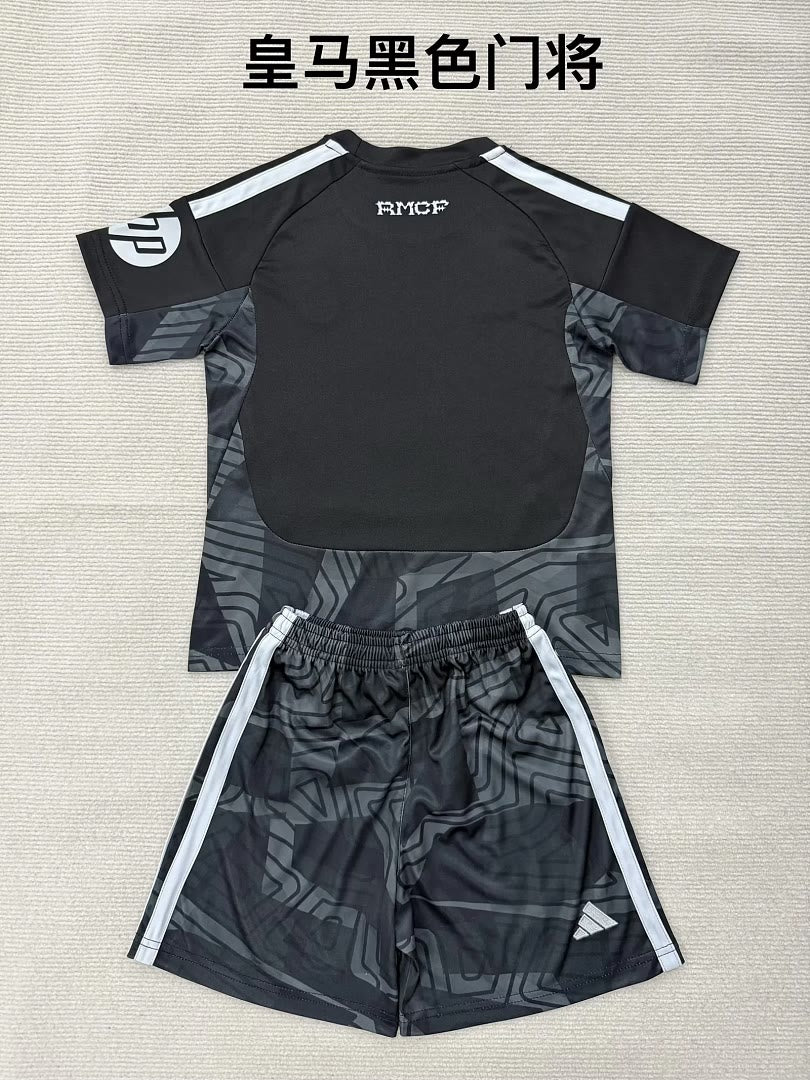 Real Madrid 2026/27 Black Goalkeeper Kids kit Jerseys SIZE 16-28