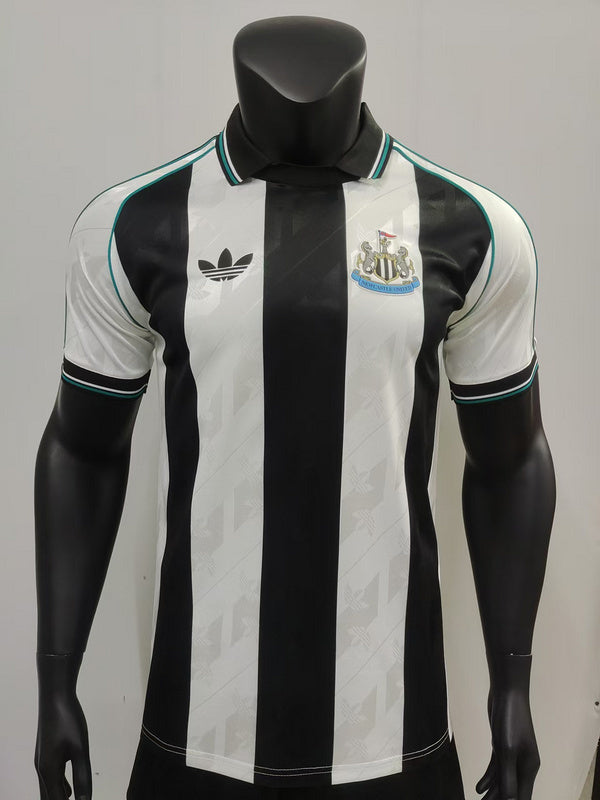 24-25 Newcastle Retro Model Player version jersey