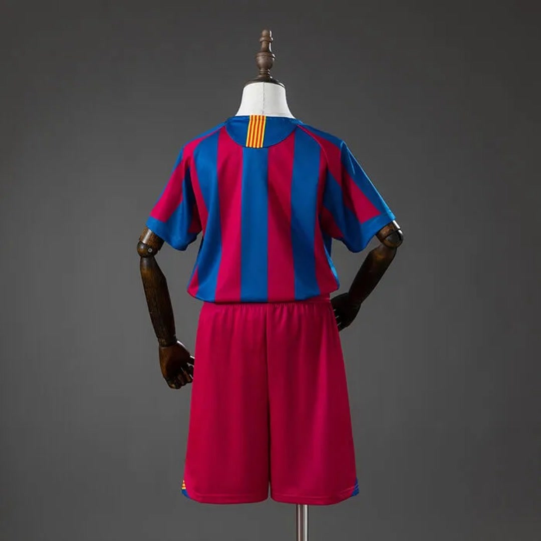 Retro Barcelona 2005/06 Home La Liga Kid Kits 16-28