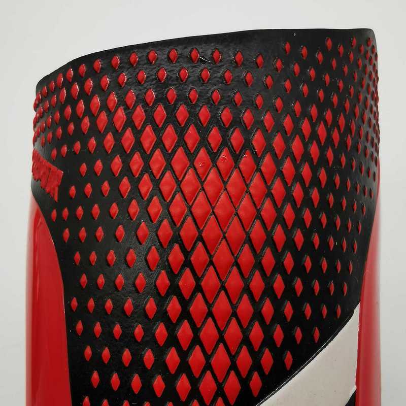 A12Adidas猎鹰护腿板