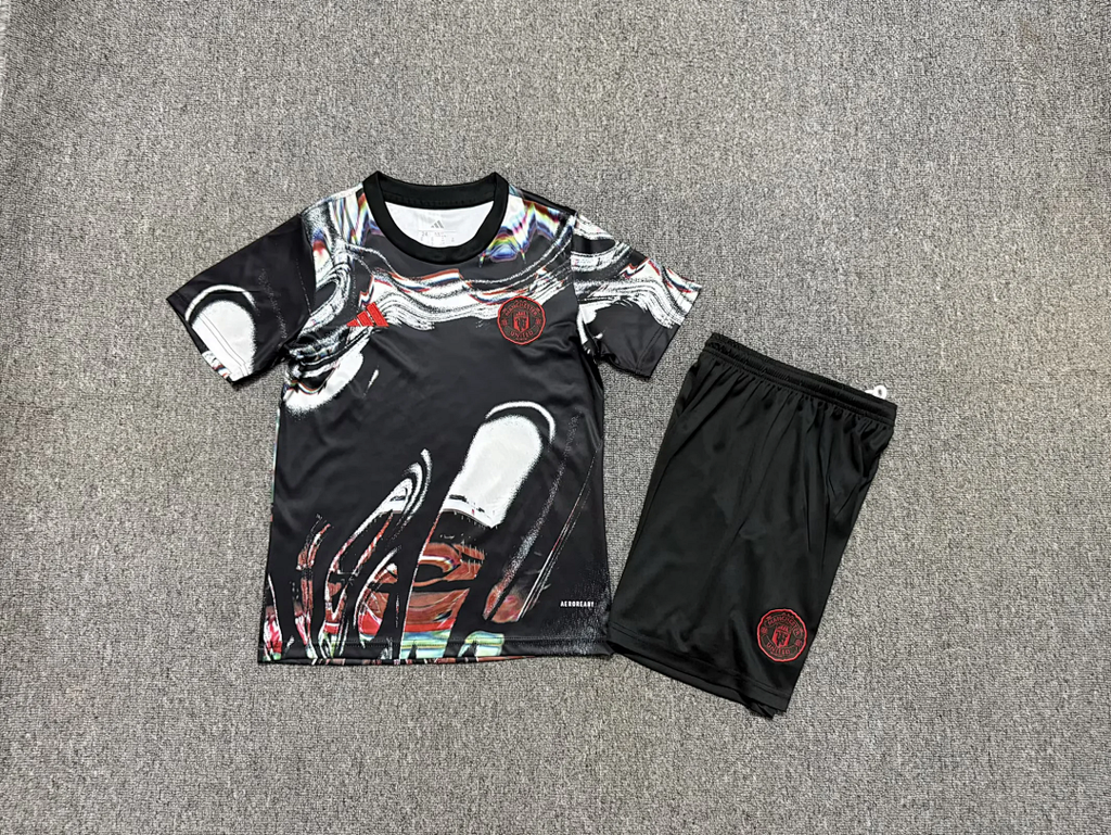 Manchester United 2025/26 Special Kids Kit