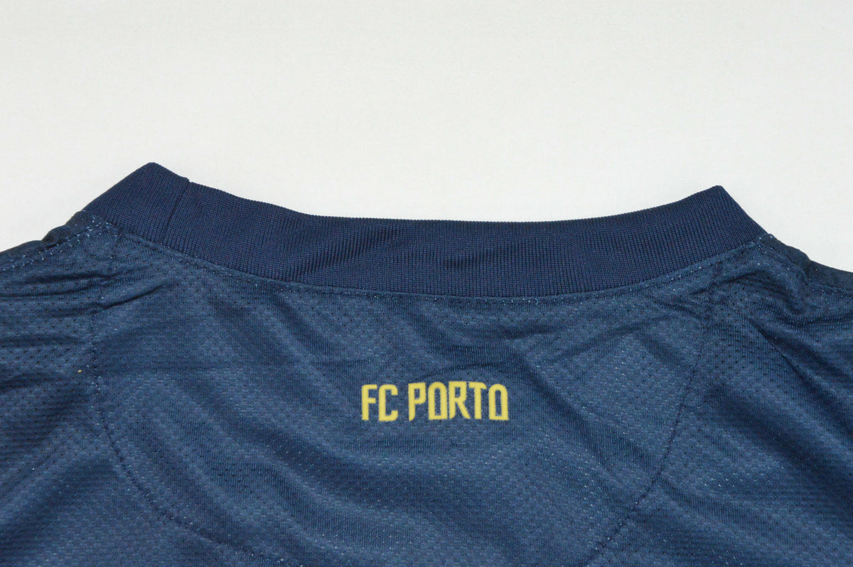 POR-TO 11-12 — Club Retro