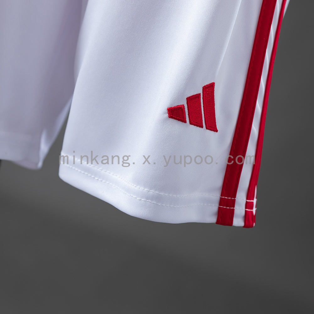 Nottingham Forest 25/26 Home Kids Jersey Size: 16-28