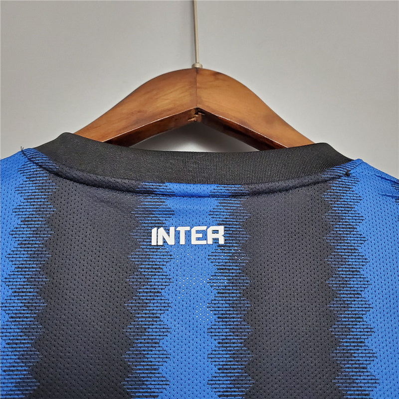 10-11 International Milan home