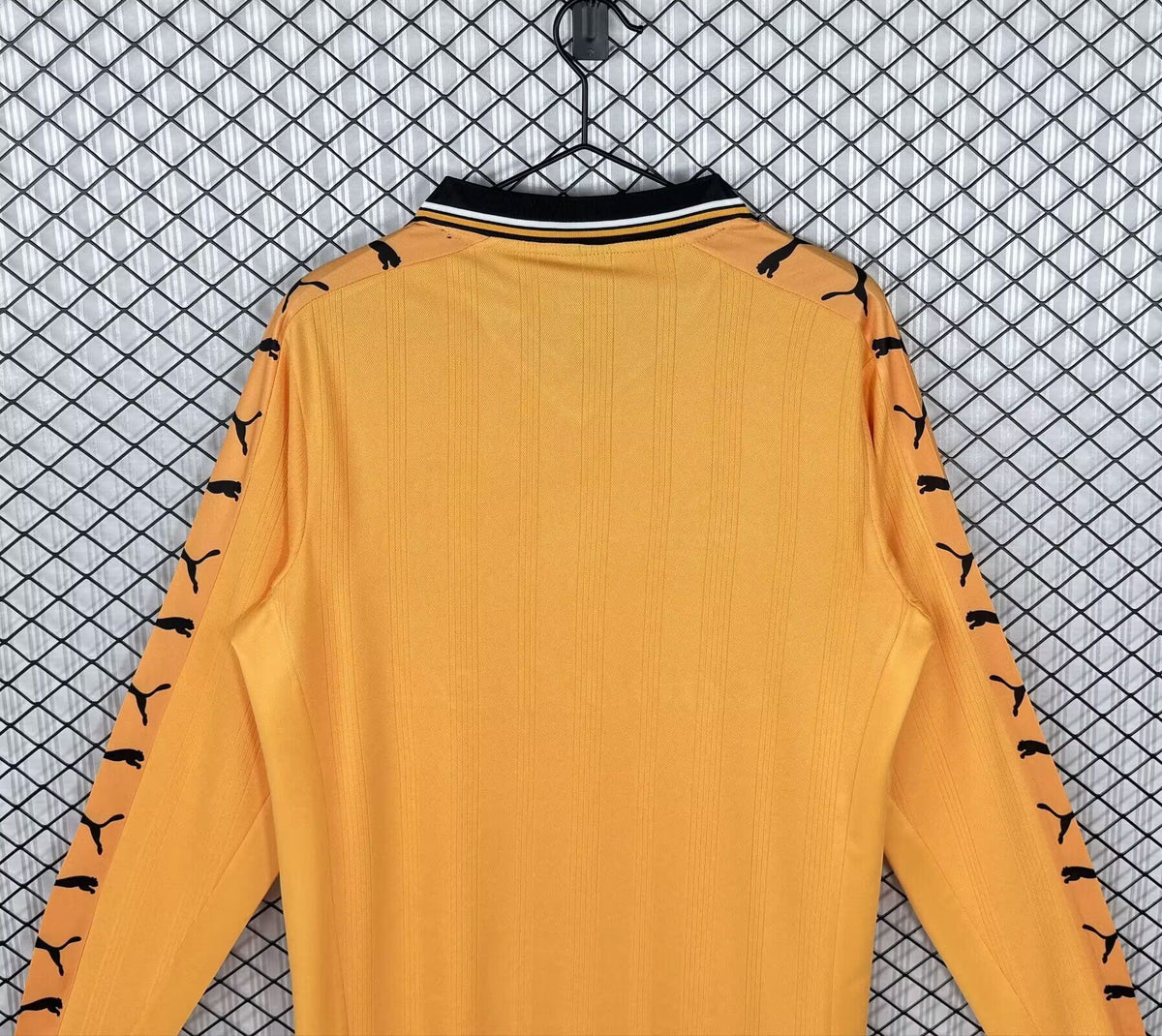 WOLVES 98-99 Manga larga — Club Retro