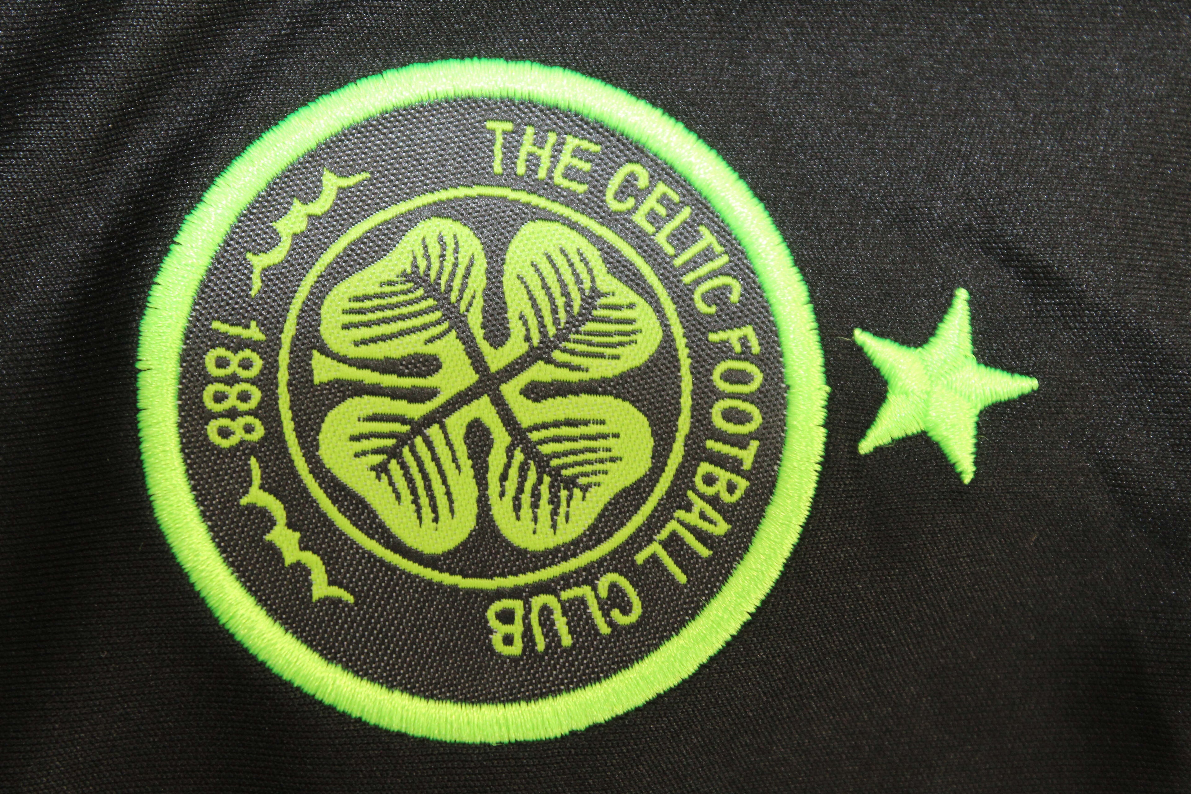 CELTIC Pantalon corto — UEFA