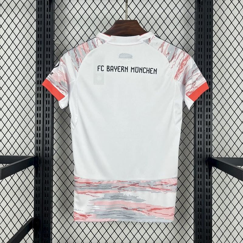 25-26 Bayern away woman jersey