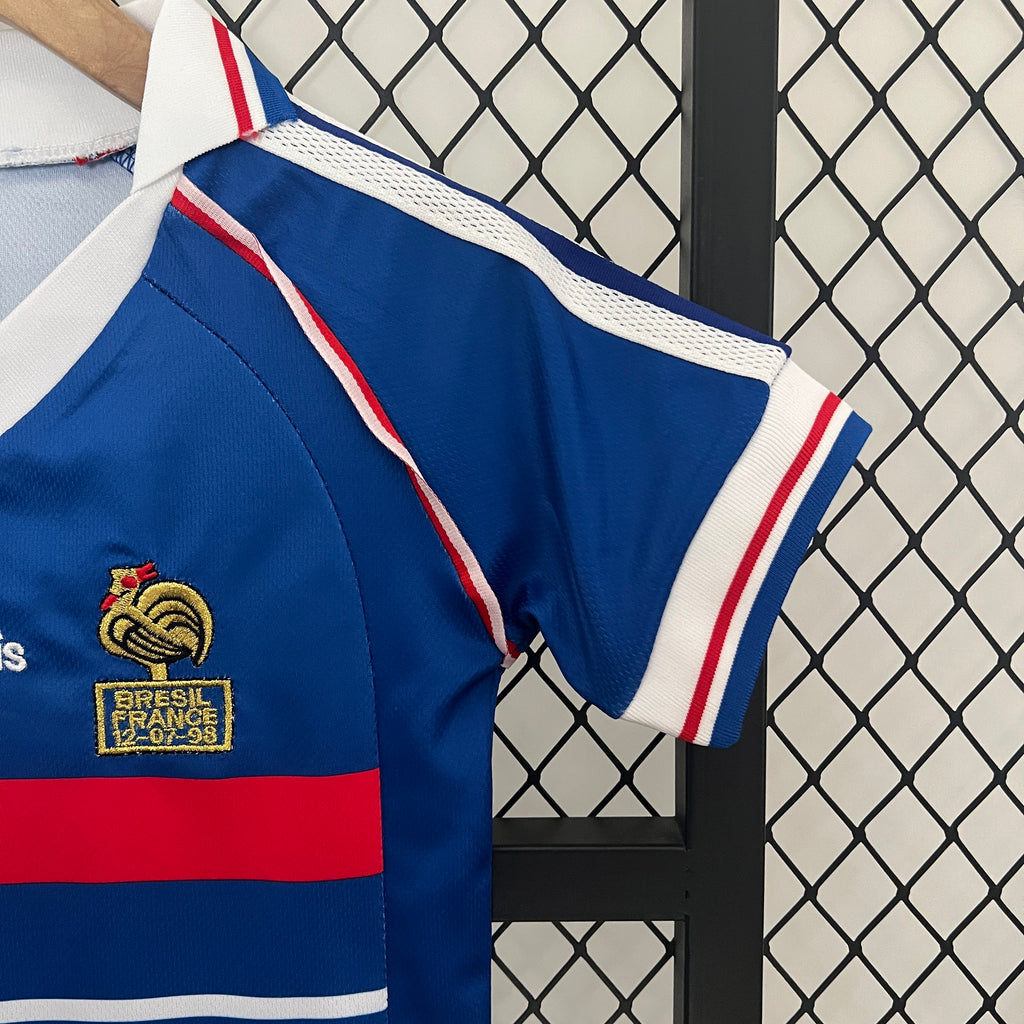 kids France 1998 home size: 16-28
