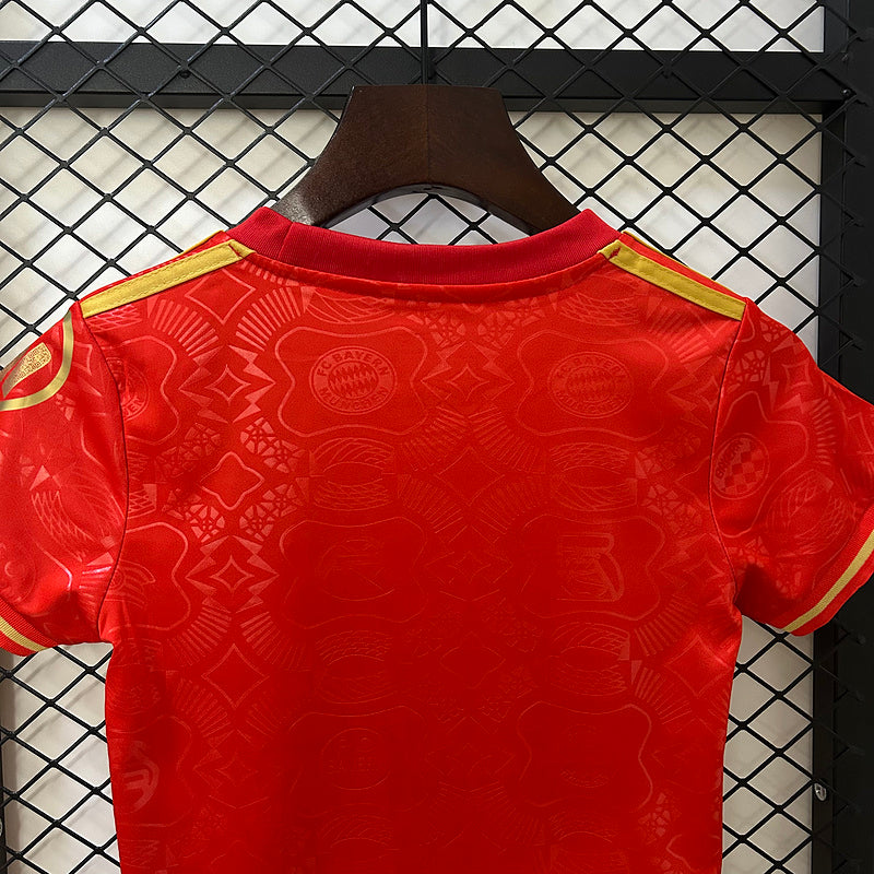 25-26 Bayern 125th anniversary red kid kit