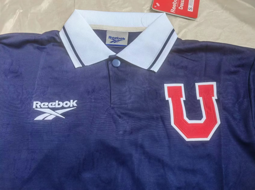 UNIVERSIDAD CHILE 98 Manga larga — Club Retro