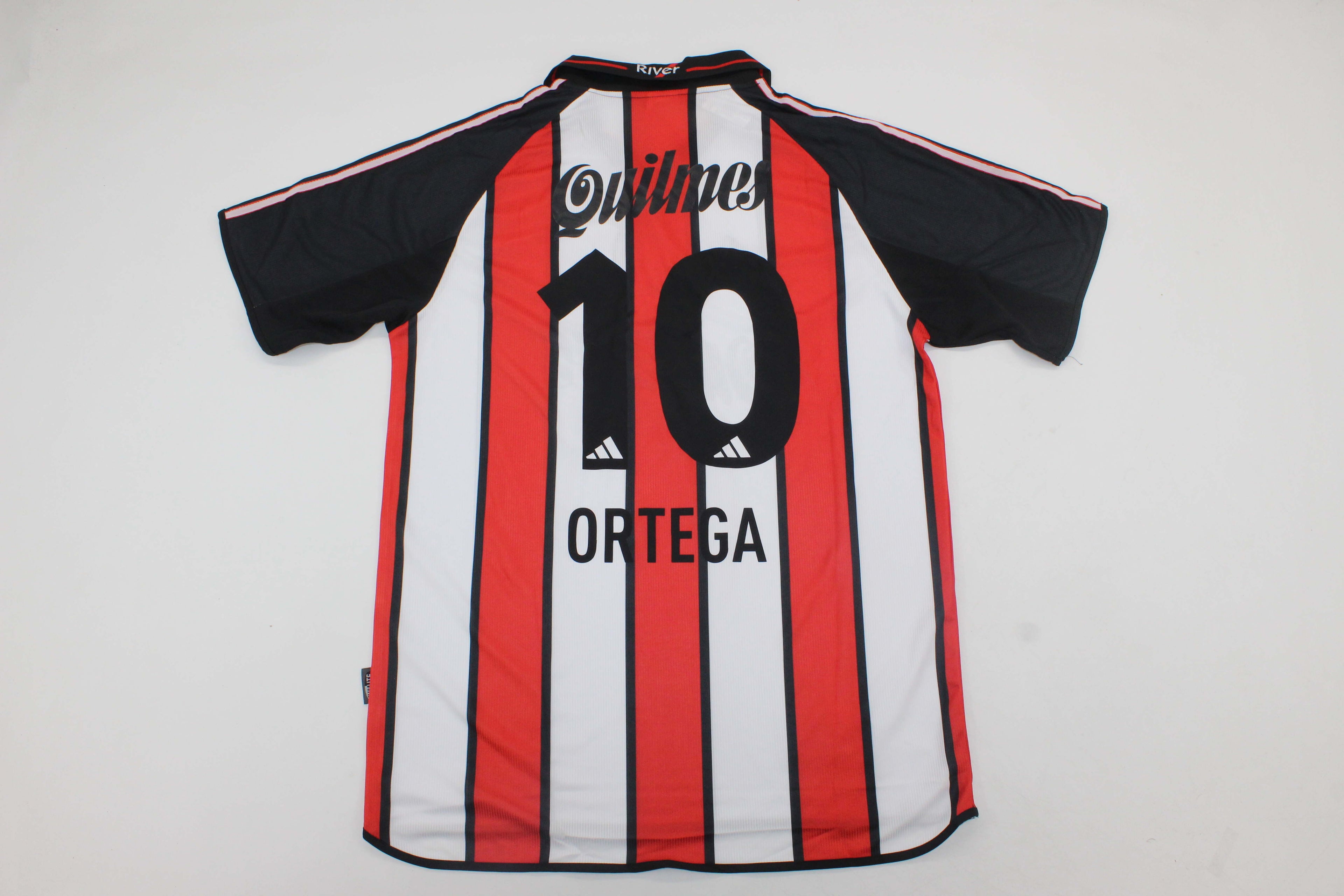 RIVER 00-01 — Club Retro