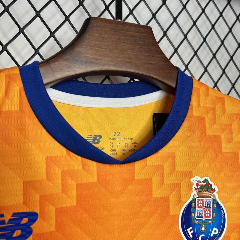 24-25 Porto away kid kit