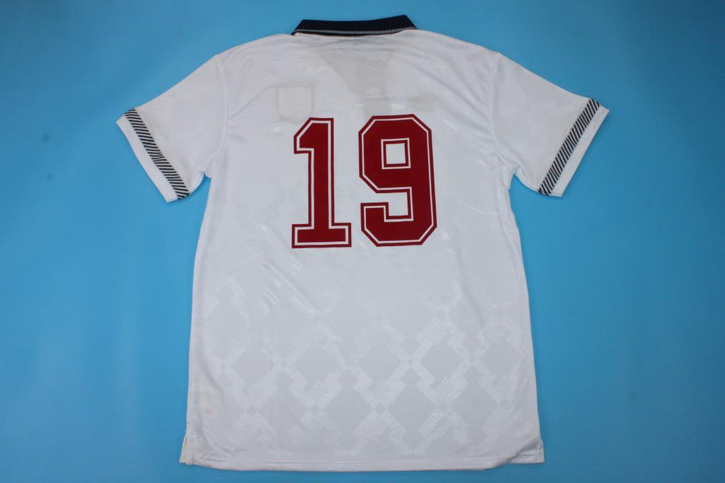 ENGLAND 1990 — National Retro