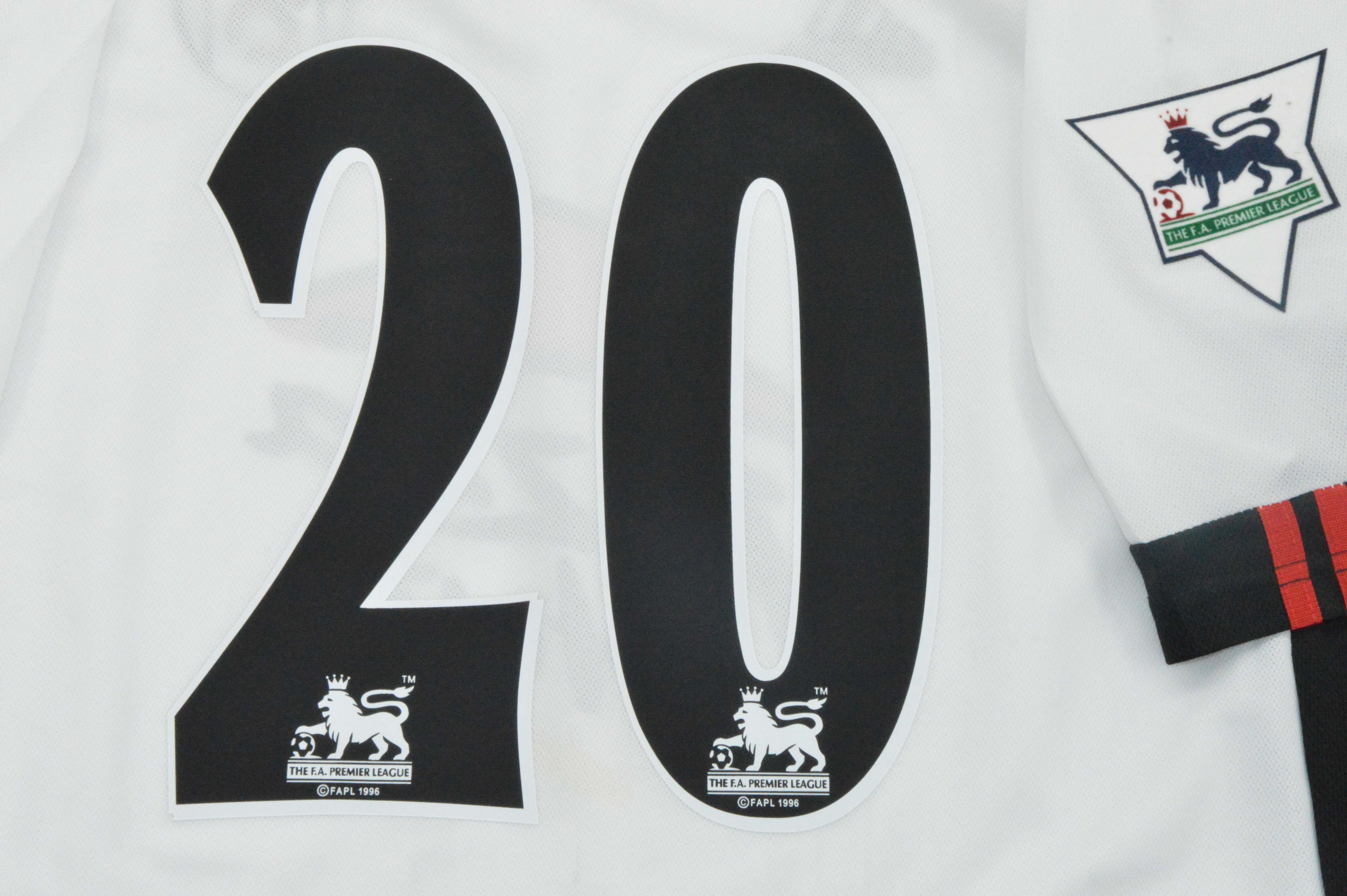 FULHAM 01-02 — Club Retro