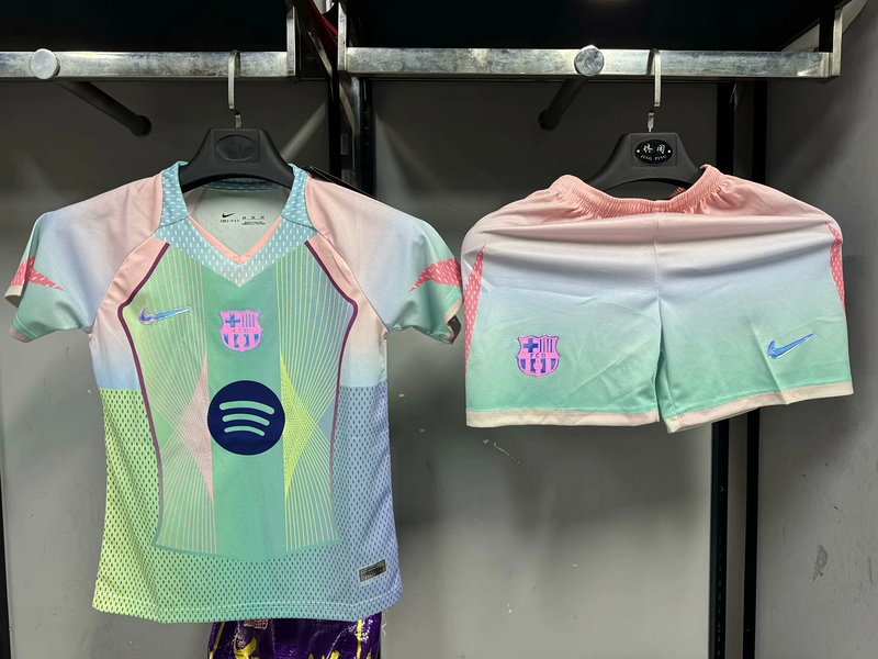 25-26 Barcelona blue and pink special kid kit