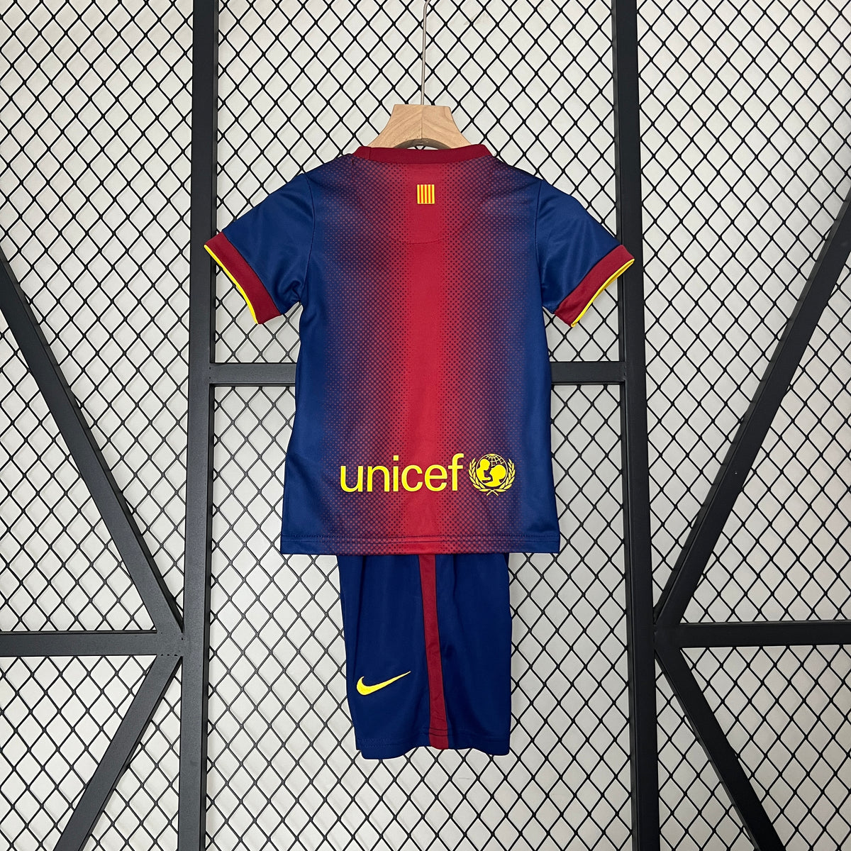 kids Barcelona12/13 home size: 16-28