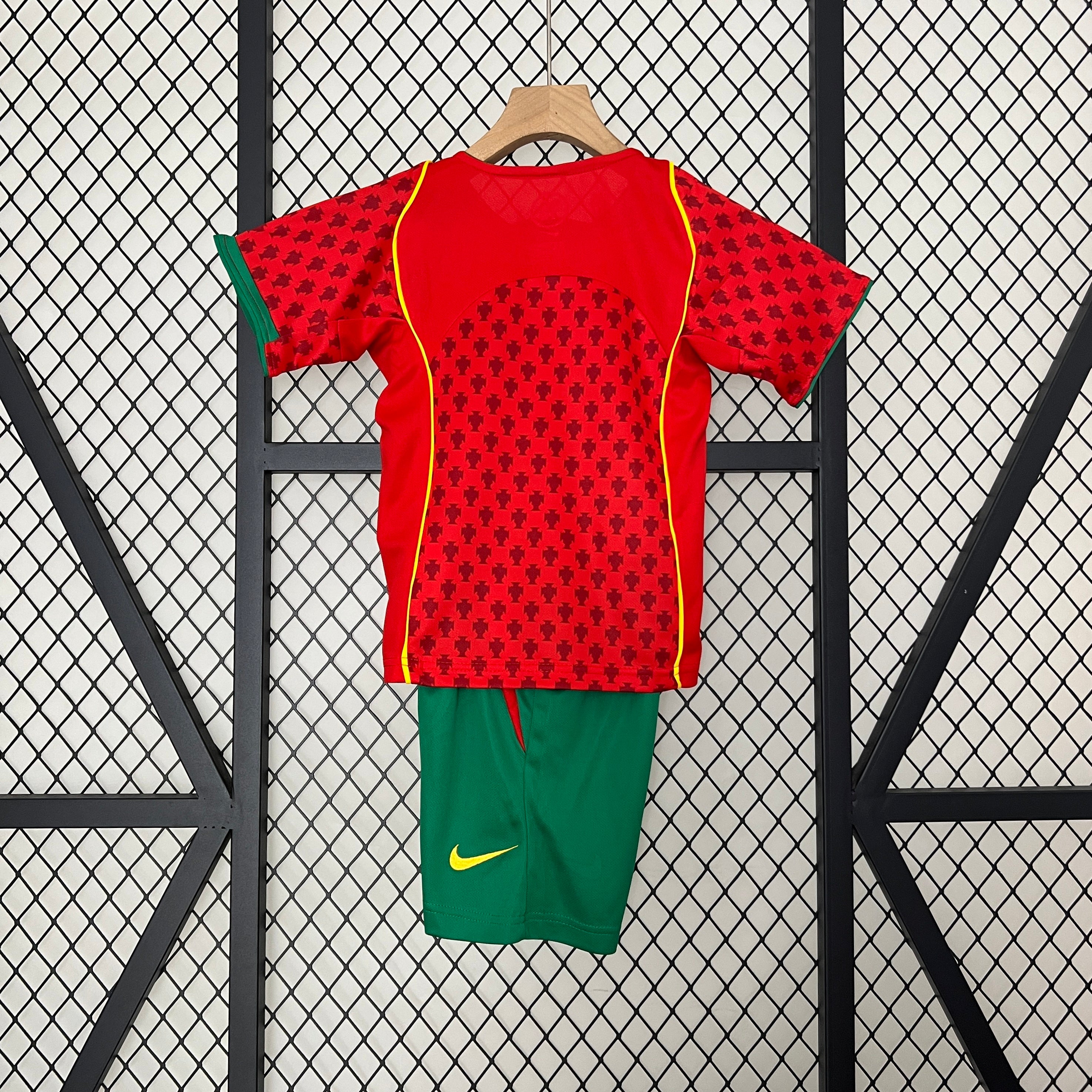 kids Portugal 2004 Home size: 16-28