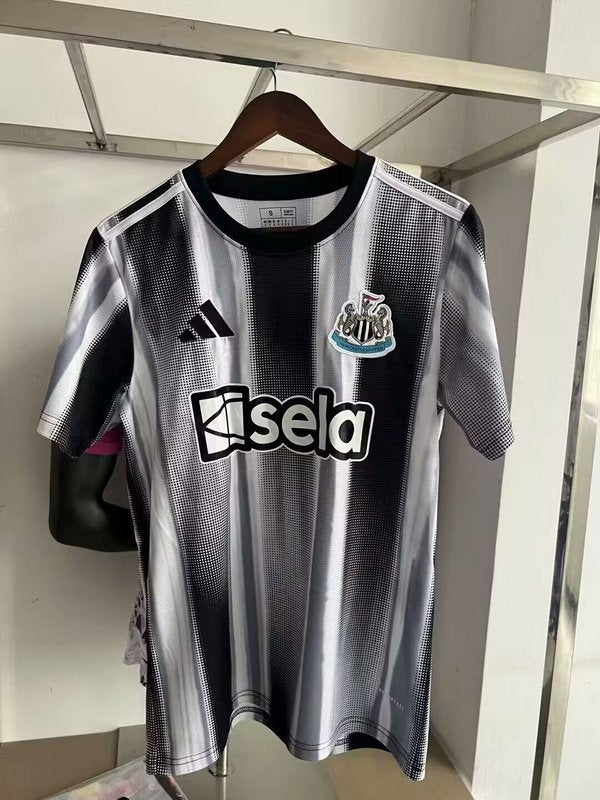 25-26 Newcastle home jersey