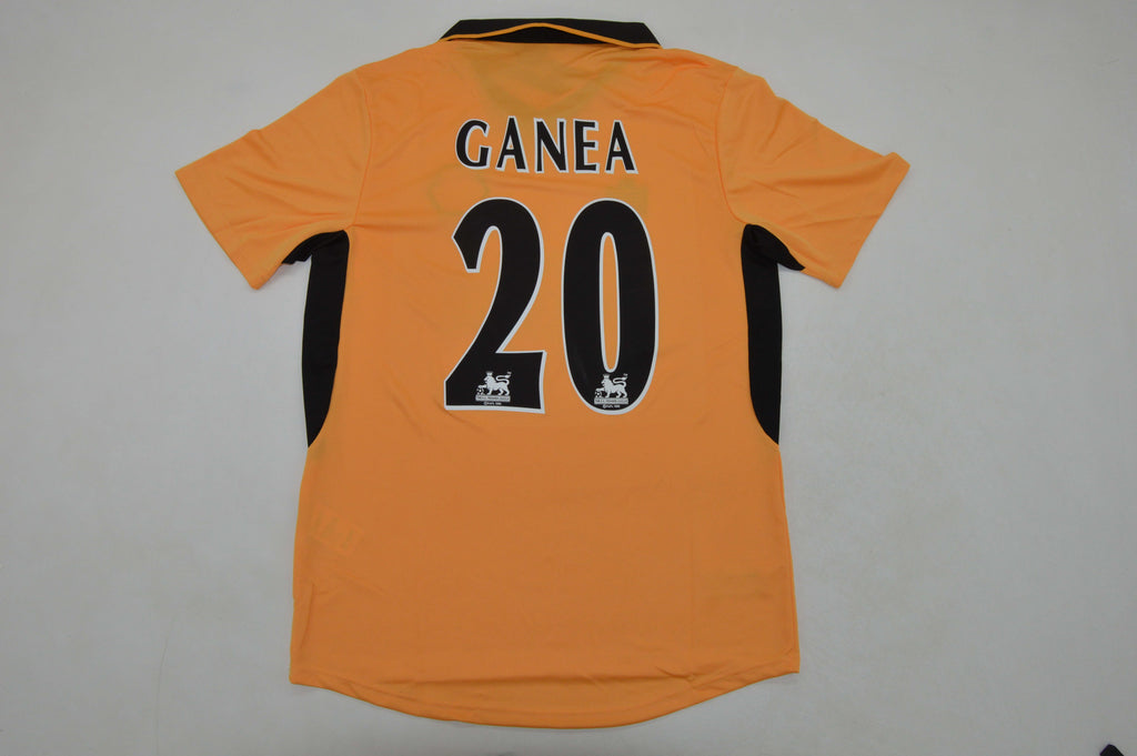 WOLVES 02-04 — Club Retro