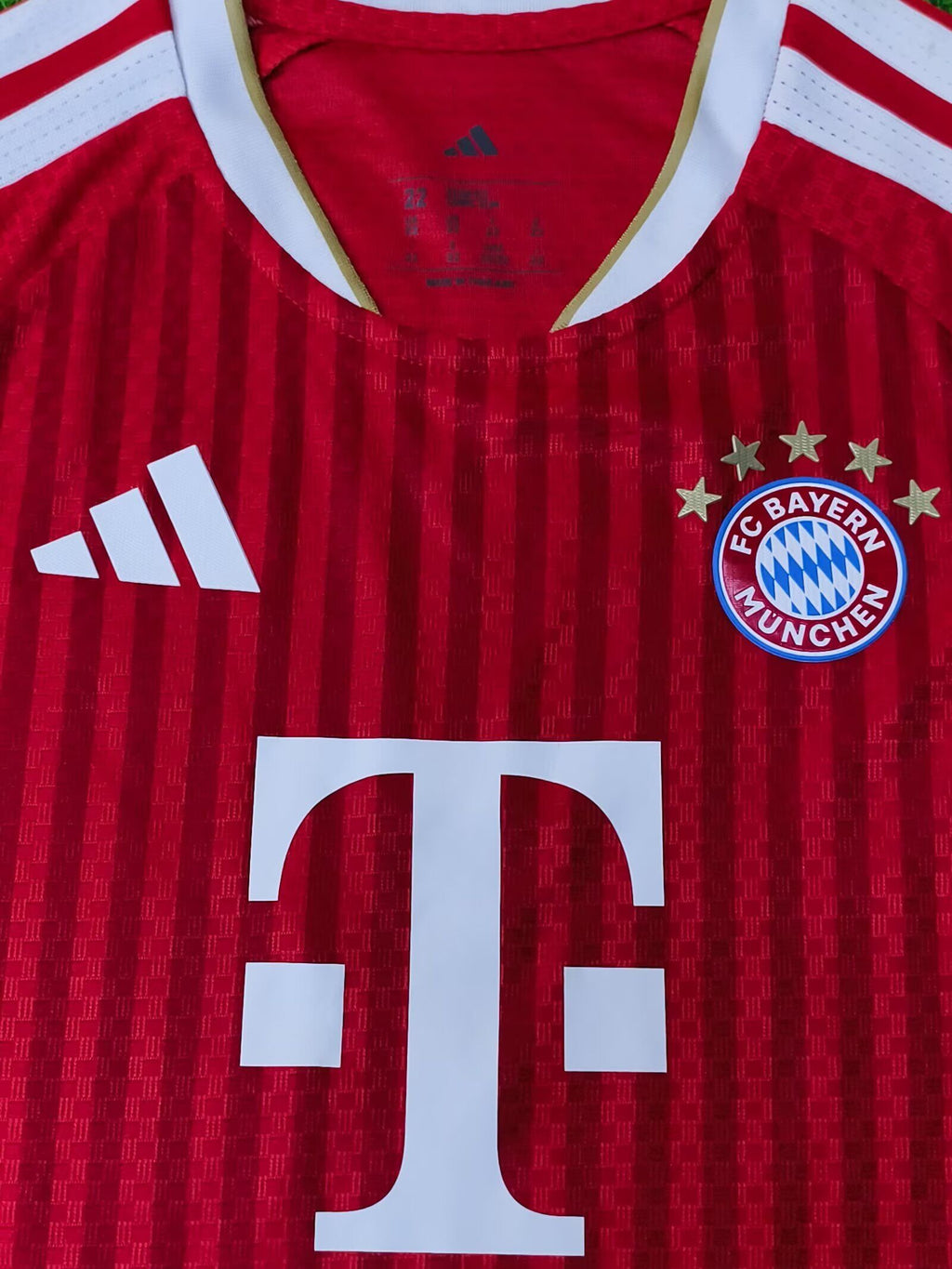 BAYERN Kit infantil Version autentica/jugador — 26-27 Fake