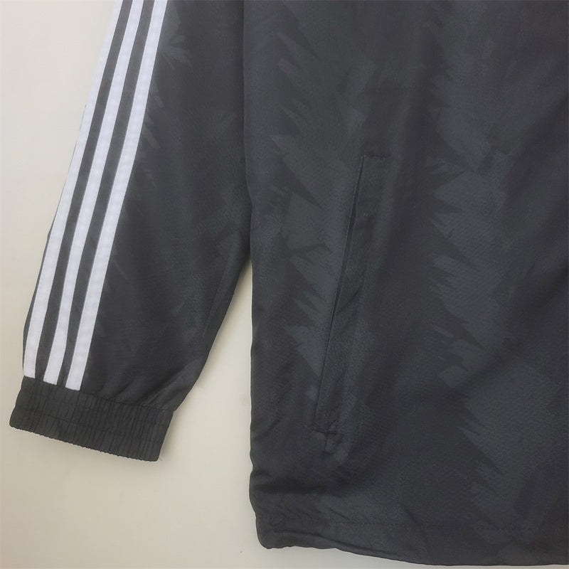 22-23 Manchester United Windbreaker Black