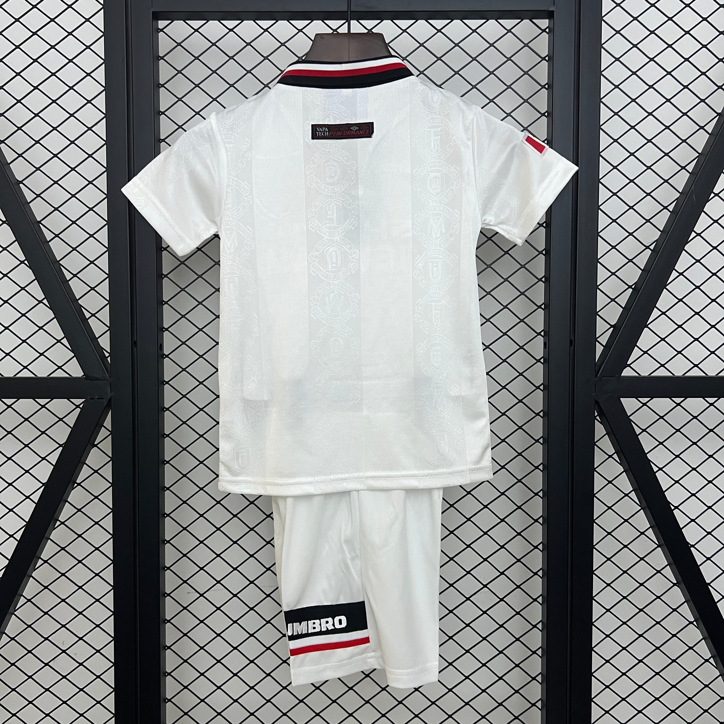 kids M-U 97/98 away size: 16-28
