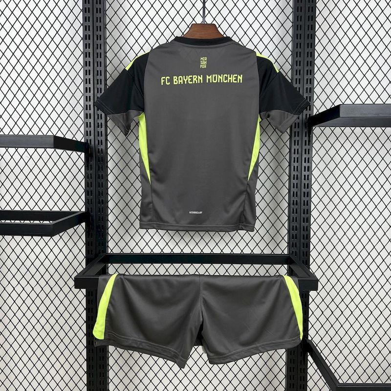 25-26 Bayern Munich Black Goalkeeper Kids Kit