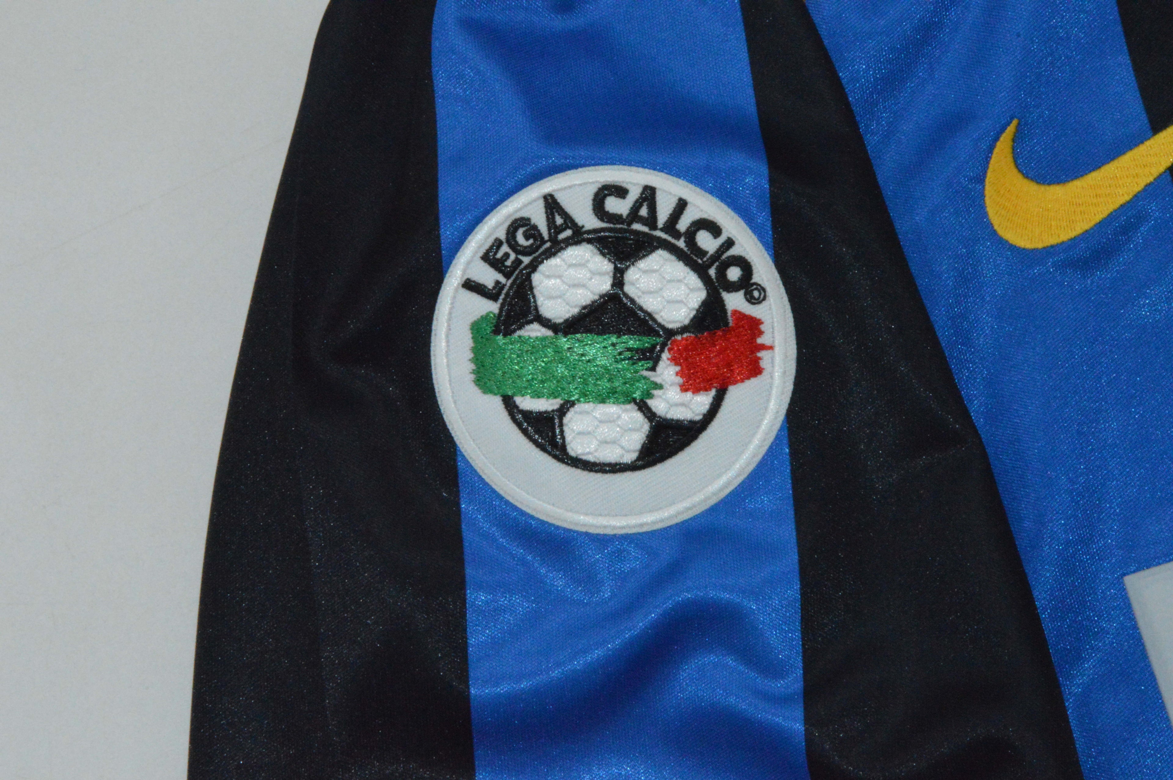 INTER 01-02 — Club Retro