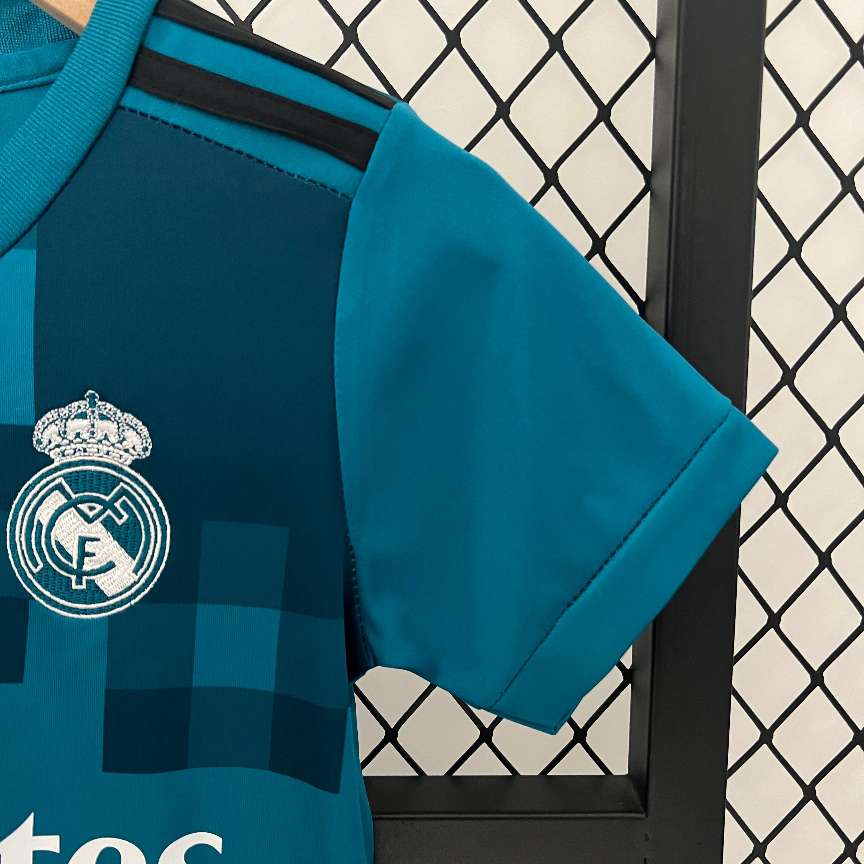 kids Real Madrid 17/18 third away size: 16-28