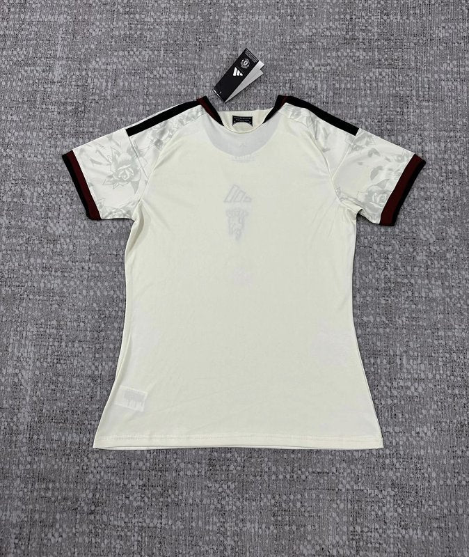 26-27 MNU Third Woman S-2XL