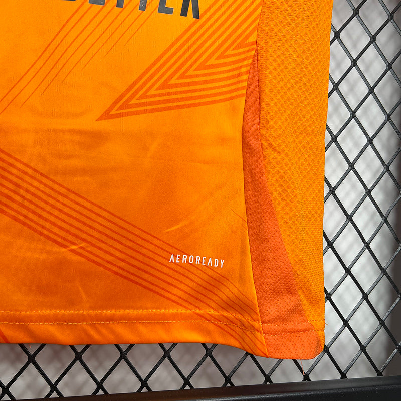 24-25 Real Madrid away kid kit