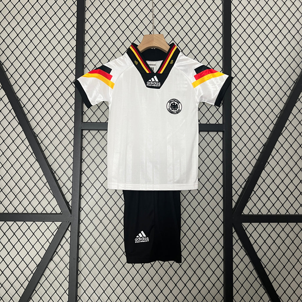 kids Germany 1992 home size: 16-28