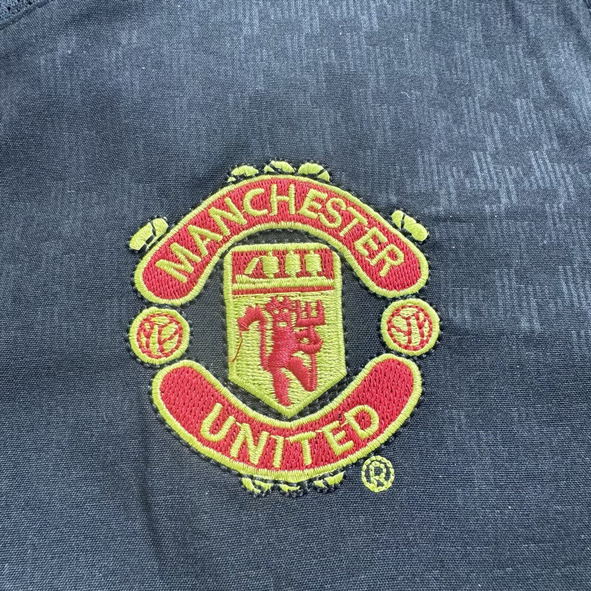MAN U 03-04 Kit infantil — Club Retro