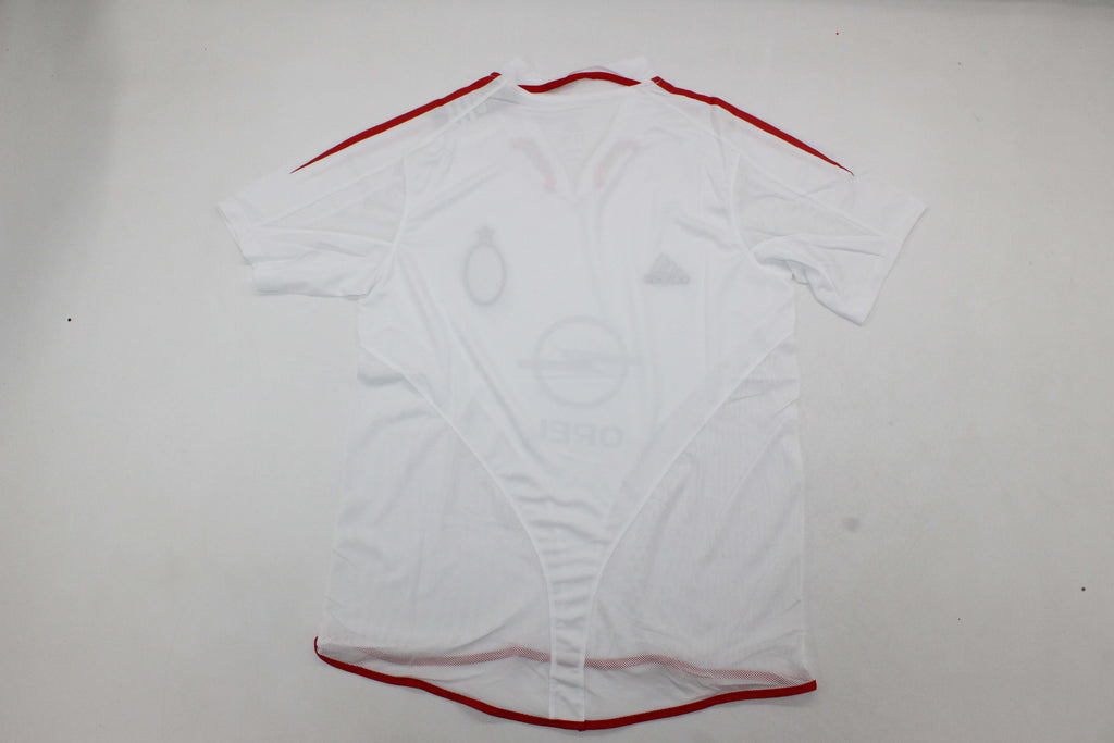 MILAN 04-05 — Club Retro