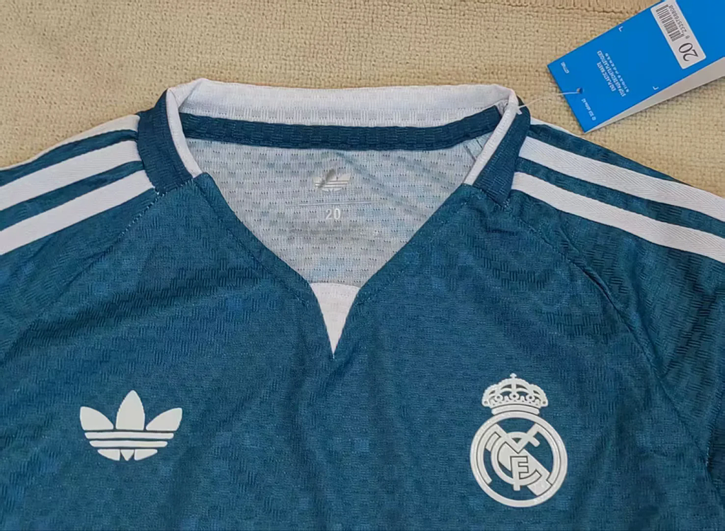 Real Madrid 2026/27 Away Player Version Kids kit Jerseys SIZE 16-28