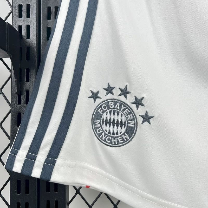 Pantalon Corto de Futbol #25-26 Bayern Munich Away Shorts — Zhang199