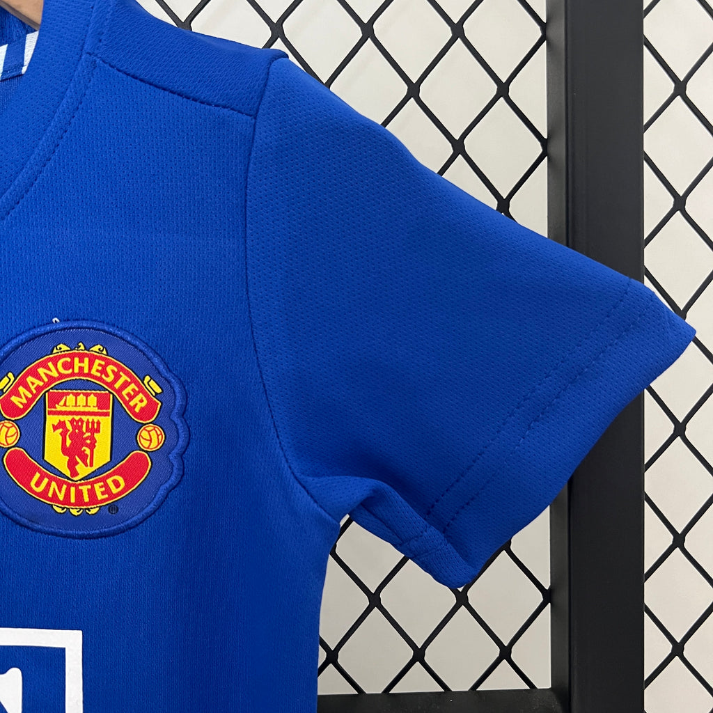 kids M-U 08/09 away size: 16-28