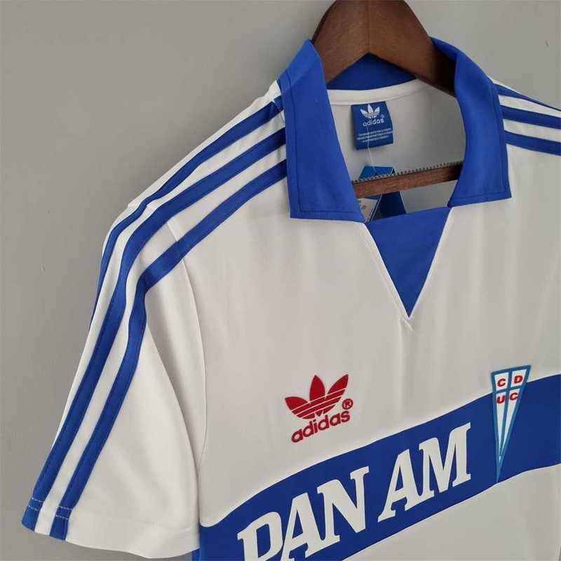 87 La Católica home