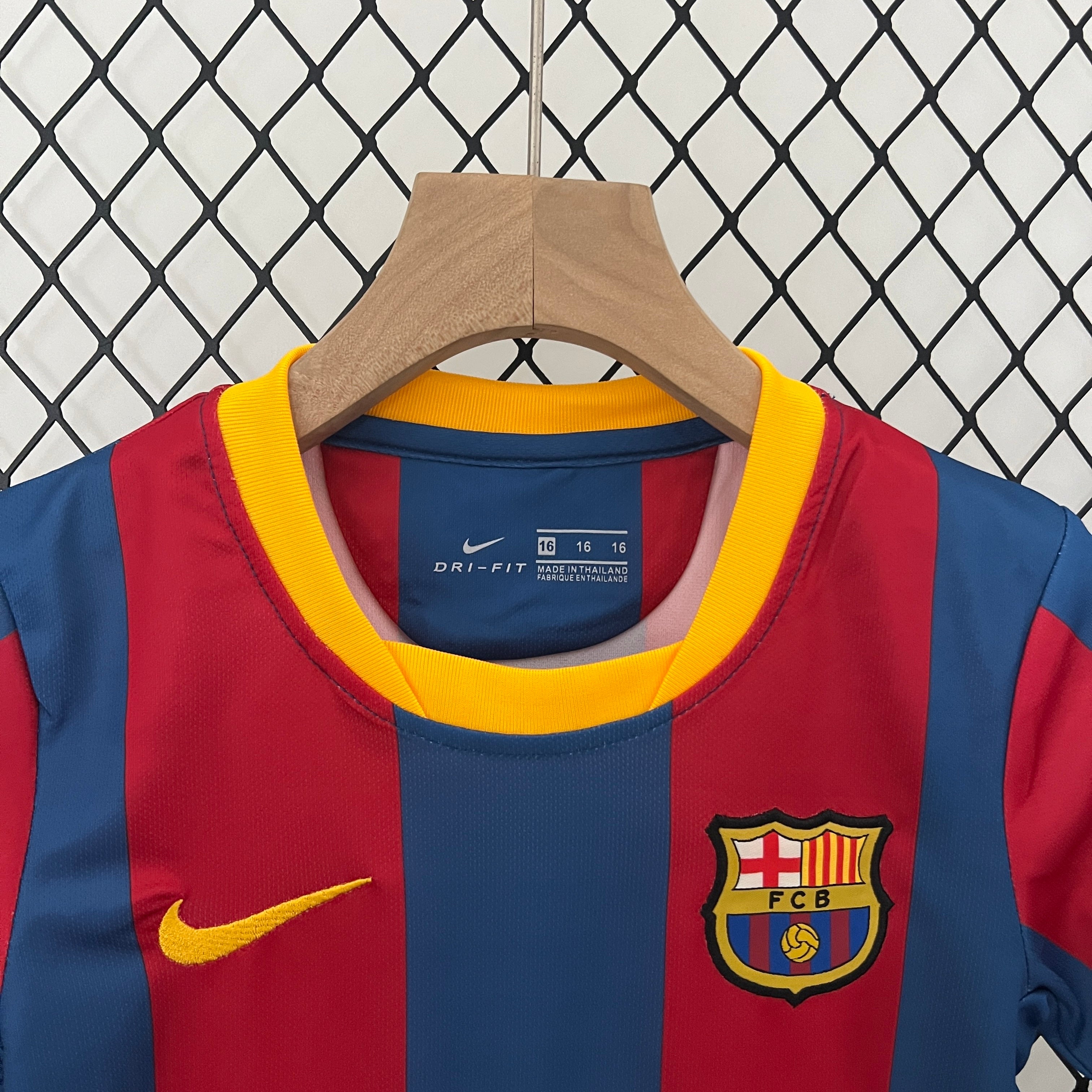 kids Barcelona 10/11 home size: 16-28
