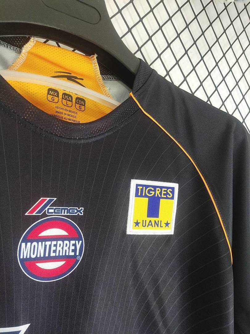 Retro Tigres de la UANL 2005/06 3rd Jersey