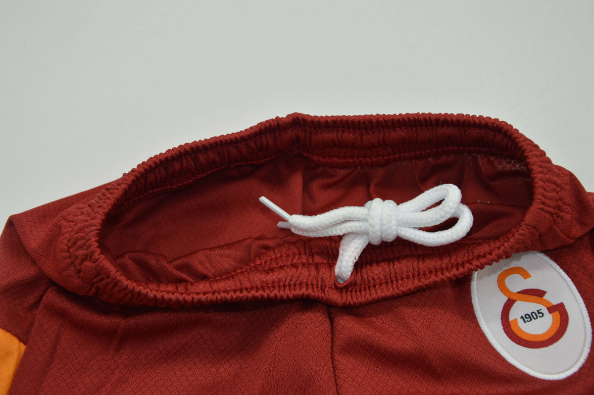 GALATASAREY Kit infantil — UEFA
