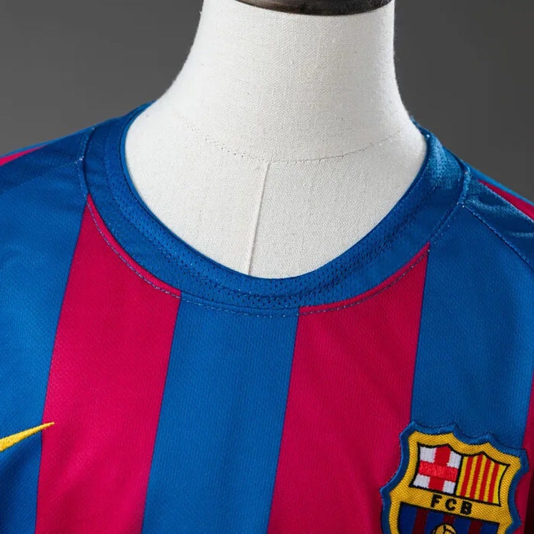 Retro Barcelona 2005/06 Home La Liga Kid Kits 16-28