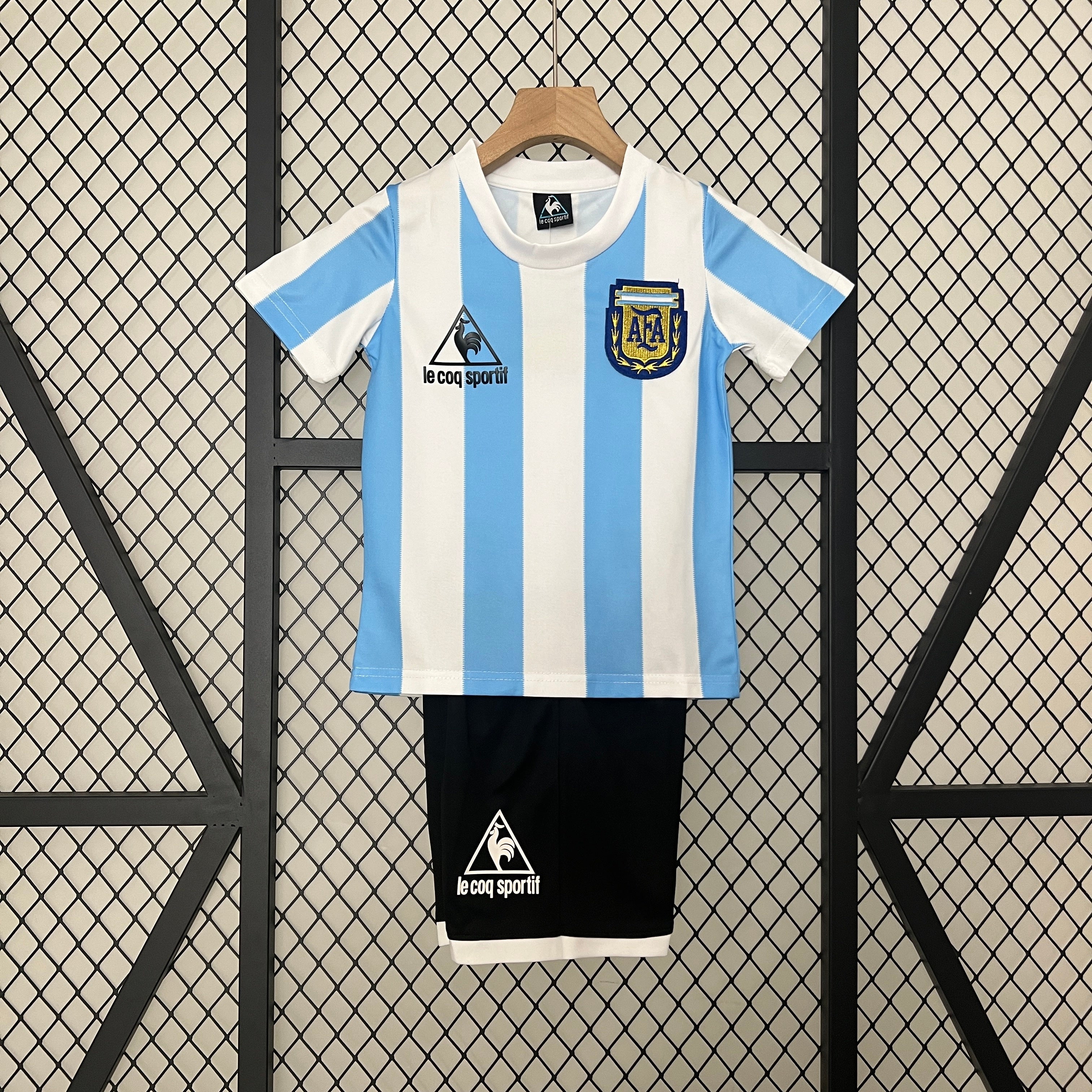 kids Argentina1986 home size: 16-28