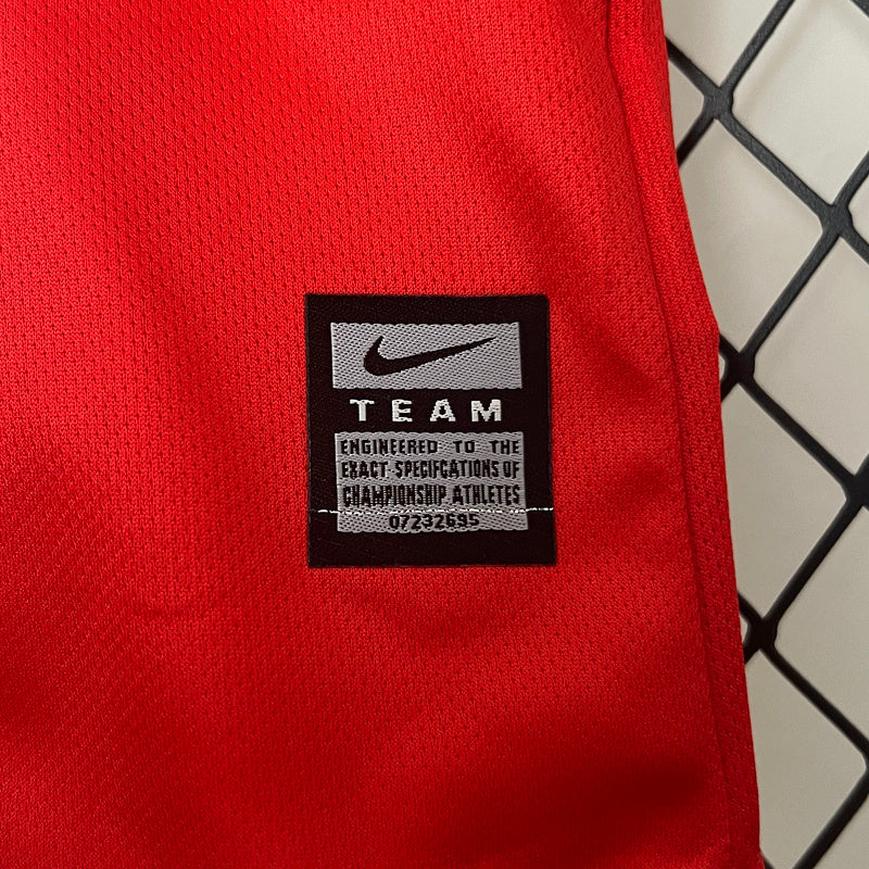 Manchester United 09-10 home kid kits