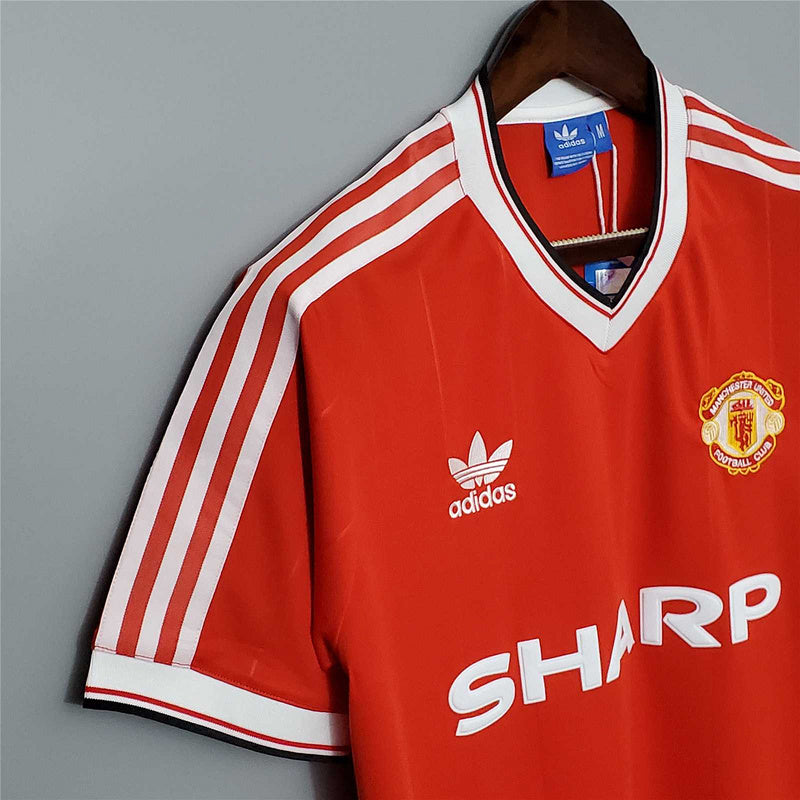 83-84 Manchester United home