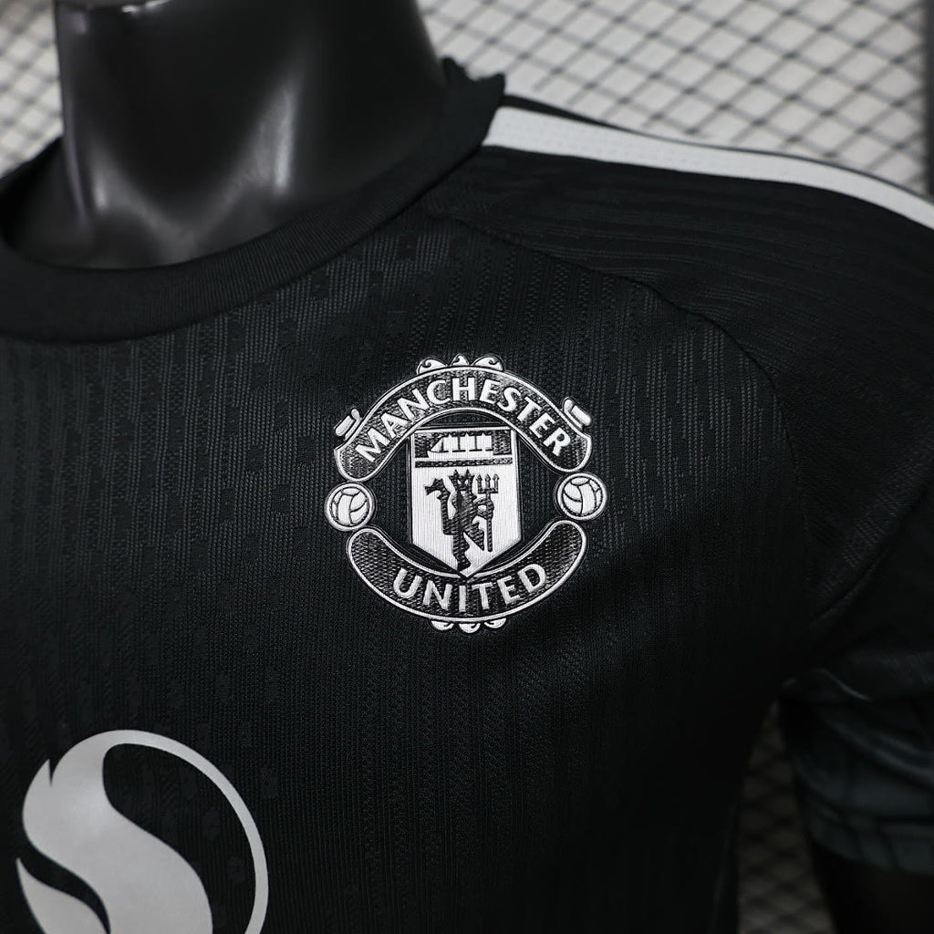 Manchester United 2026/27 Black Goalkeeper Jersey Player Version S-XXL