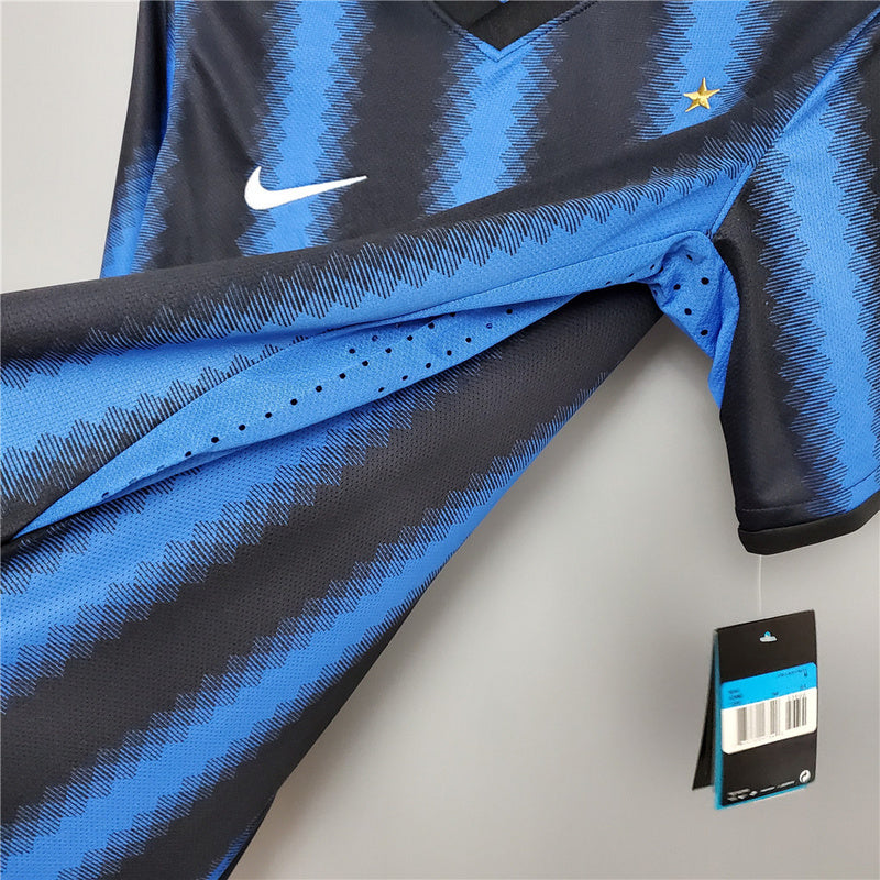 10-11 International Milan home