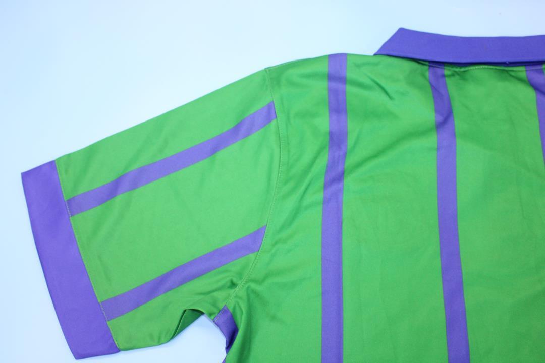 NEW CASTLE 93-95 — Club Retro